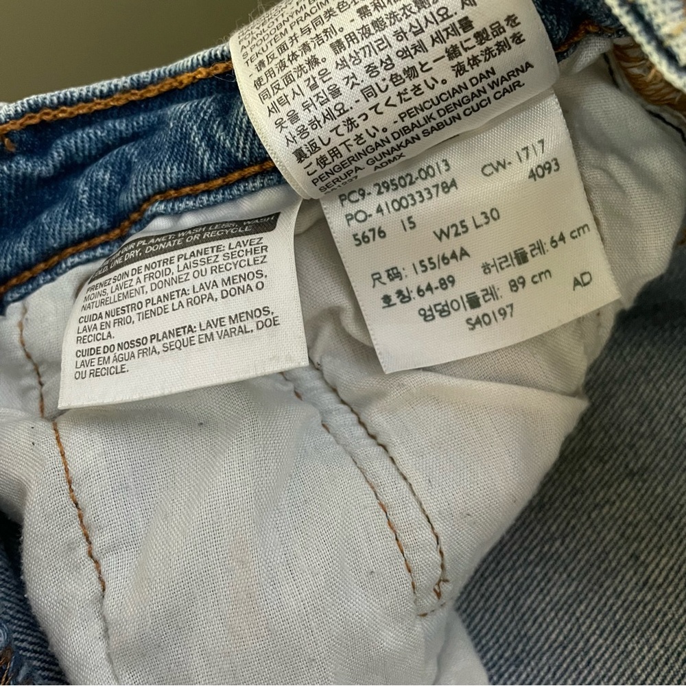 Blue Levi’s - Picture 7 of 8